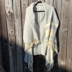 Poncho sweater
